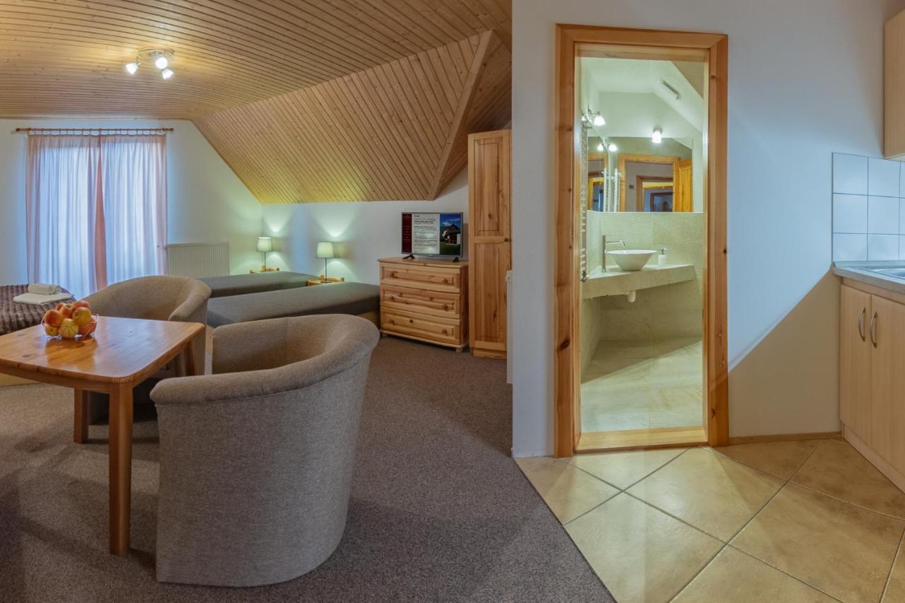 Apartmany A Studia Villa Flora Ліптовска-Сілніца Екстер'єр фото